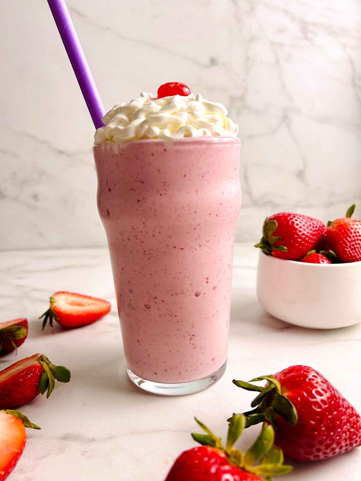 https://feedgrump.com/wp-content/uploads/2023/05/chick-fil-a-strawberry-milkshake-1.jpg