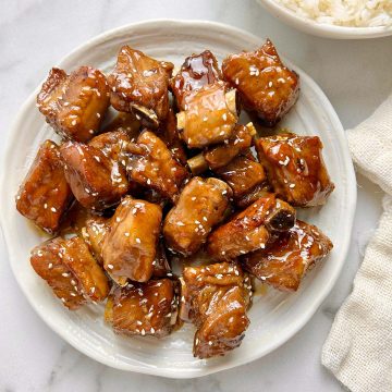 close up of honey garlic ribs in bowl