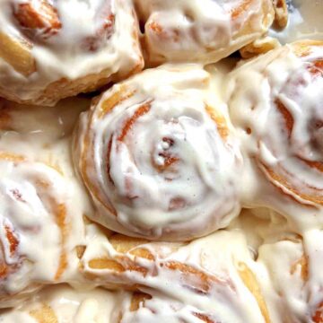 close up of cinnamon roll.