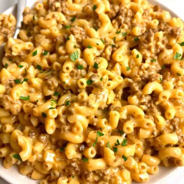 close up of cheeseburger macaroni.