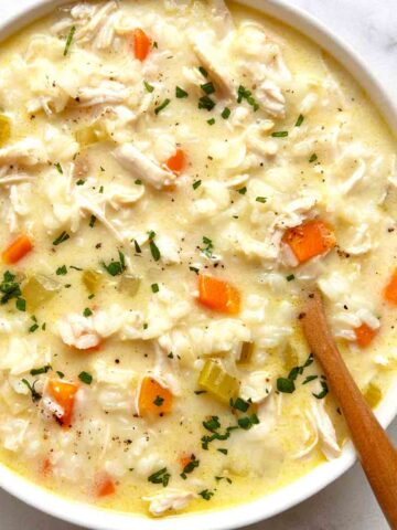 bowl of chicken and rice soup.