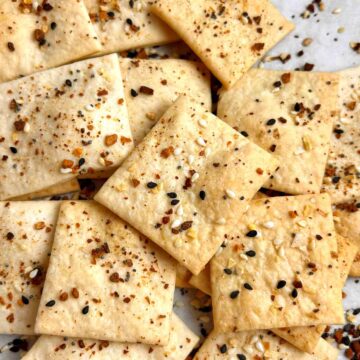 close up of sourdough crackers.